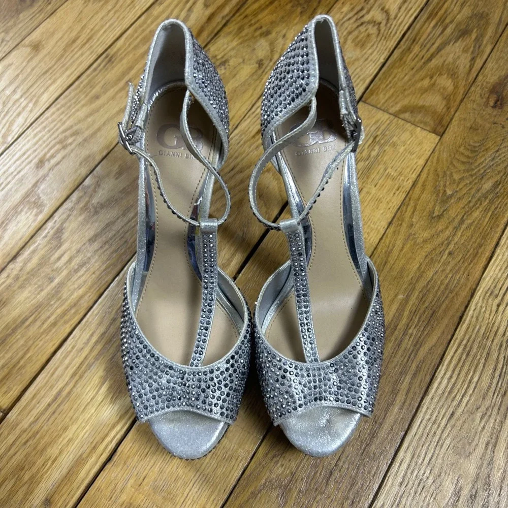 Gianni Bini Silver Rhinestone Embellished T Strap Platform‎ Heels Size 8M